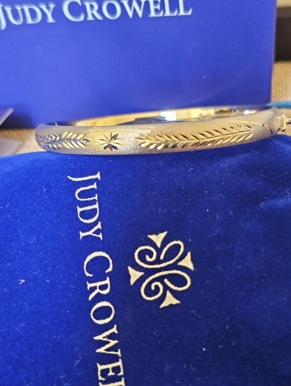 NIB Judy Crowell Sterling Silver Diamond Cut Bangle - Women's size average